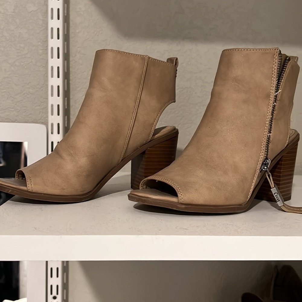 Sam Edelman booties - Picture 3 of 4